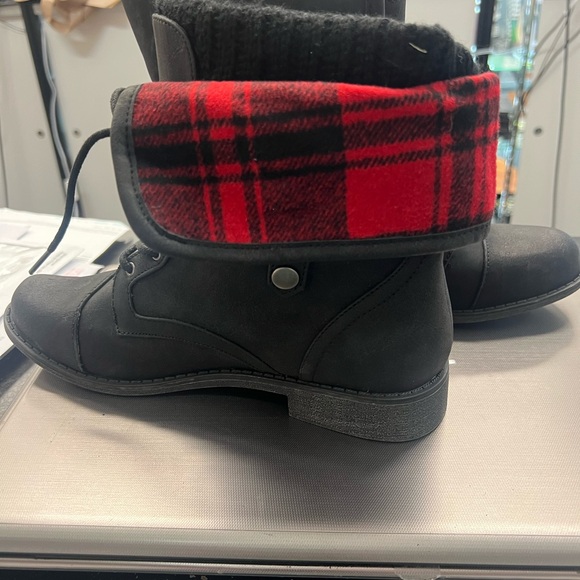 Boots. - Picture 4 of 4